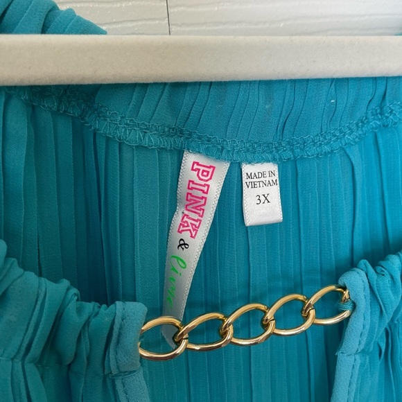 Pink & Lime Women’s Size 3X Cold Shoulder pleated Blue fabric with Gold chain - Picture 4 of 9